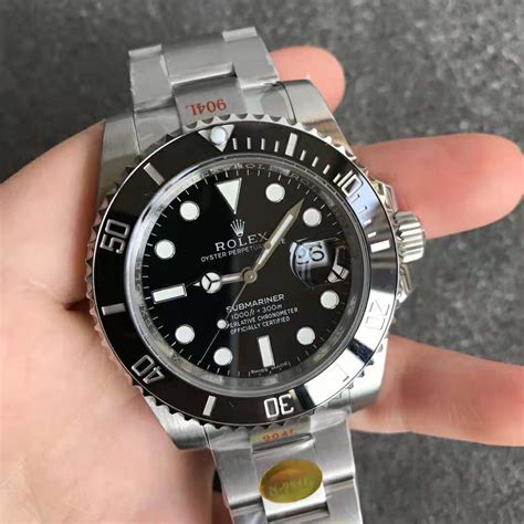 Rolex Submariner vs. Noob Replica. Need ideas on how to